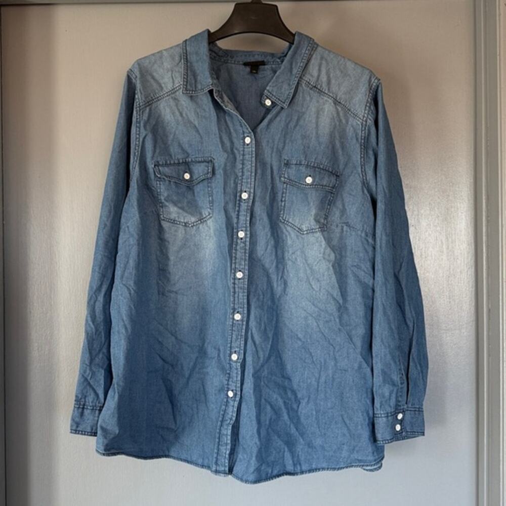 Torrid sz 3X Women's Blue Chambray Button Top Long Sleeves Pockets